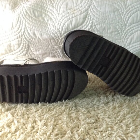 Doc Marten's Voss Quad "8" Platform Soft Wair Sandals, Chic, Trending, Quiet Lux - Picture 3 of 4